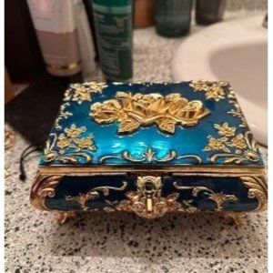 New Vintage Metal Jewelry Box Small Treasure Chest Case Trinket Organizer Ear